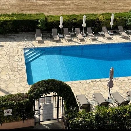 Two Bedroom Apartment With Pool Paphos 外观 照片