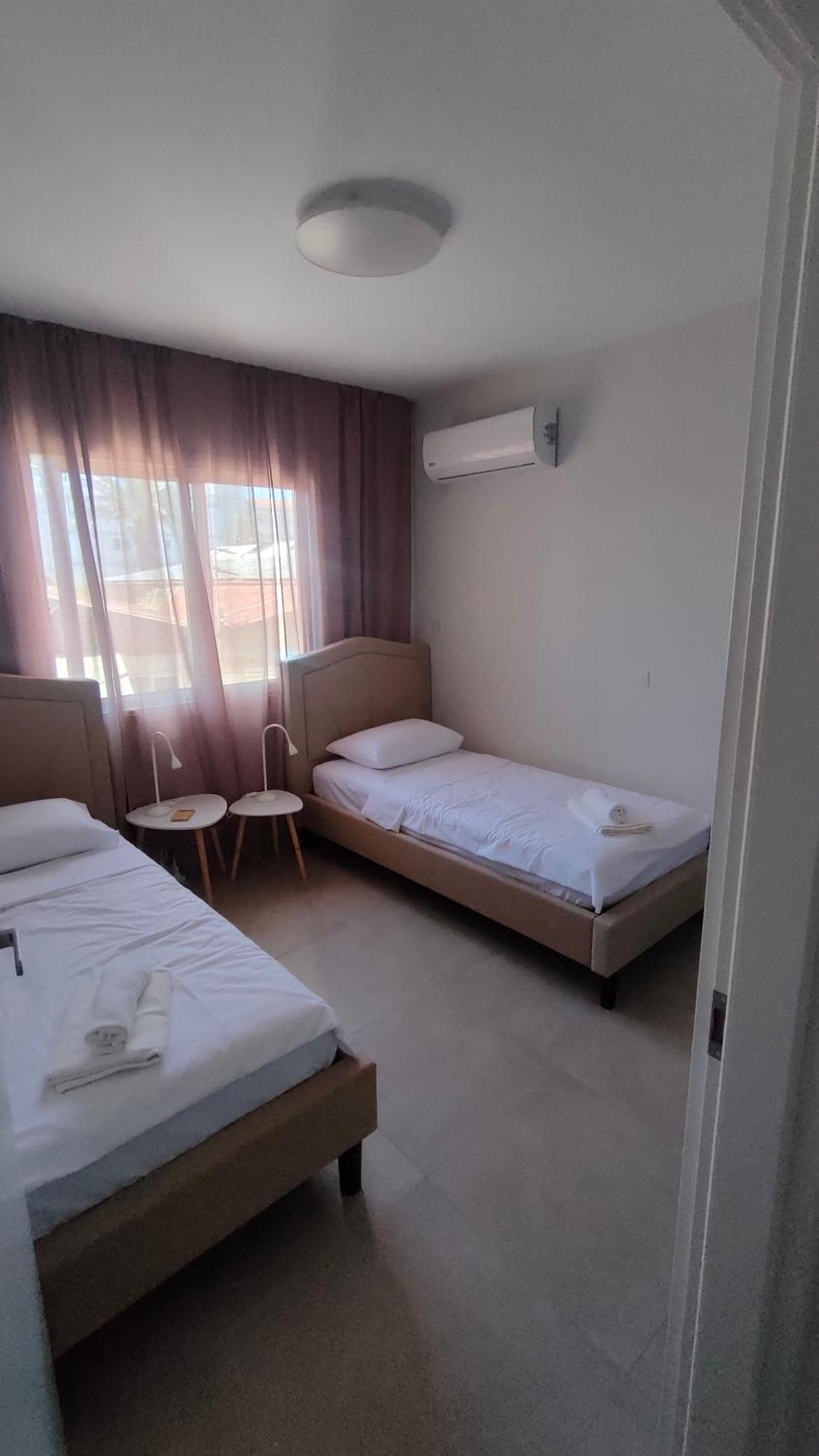 Two Bedroom Apartment With Pool Paphos 外观 照片